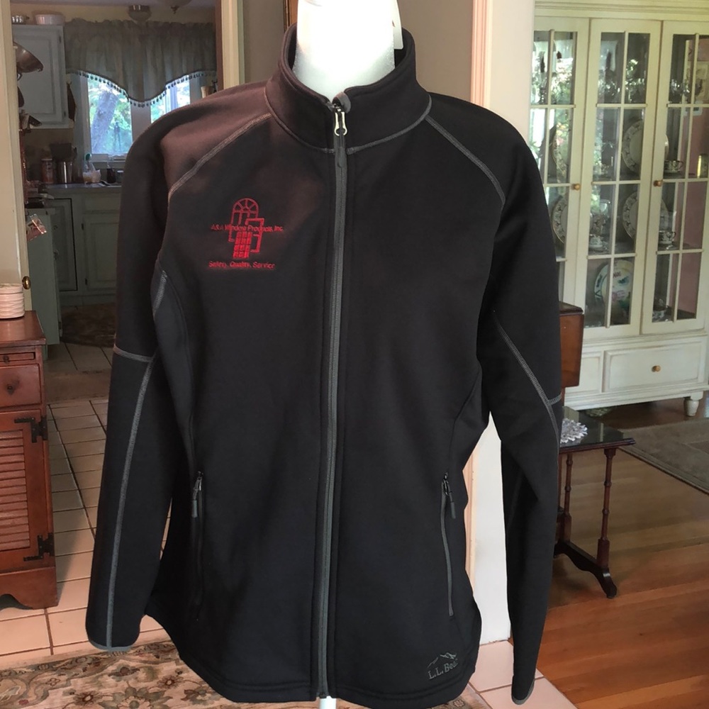L.L. Bean Performance Stretch Zip-up. - Picture 7 of 8